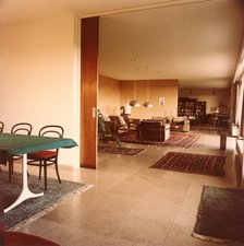 Foto: Archiv Langhammer Esszimmer, Wohnzimmer und Kaminzimmer im Stil der späten 60er Jahre. Fotos: Archiv Langhammer